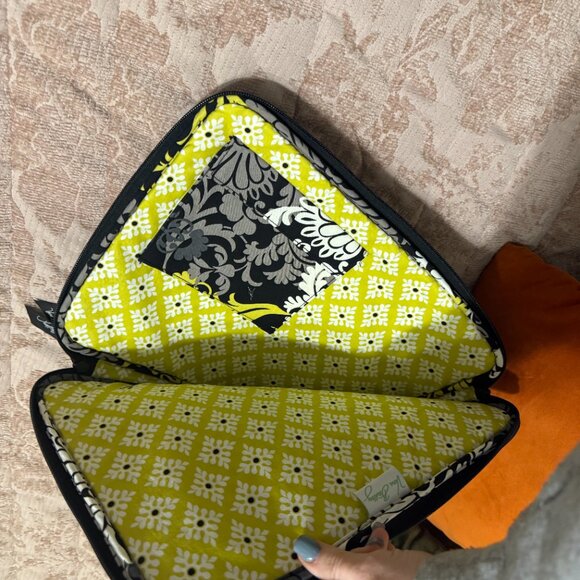 Vera Bradley laptop or tablet sleeve in retired Baroque pattern - NWOT - Picture 4 of 6
